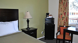 GardenTree Hotels Parking Area Photo 1